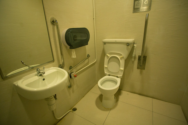 Accessible toilets are available on levels L1 and L2 of The Peak Galleria (use the barrier-free access next to the taxi stand to enter The Peak Galleria)
