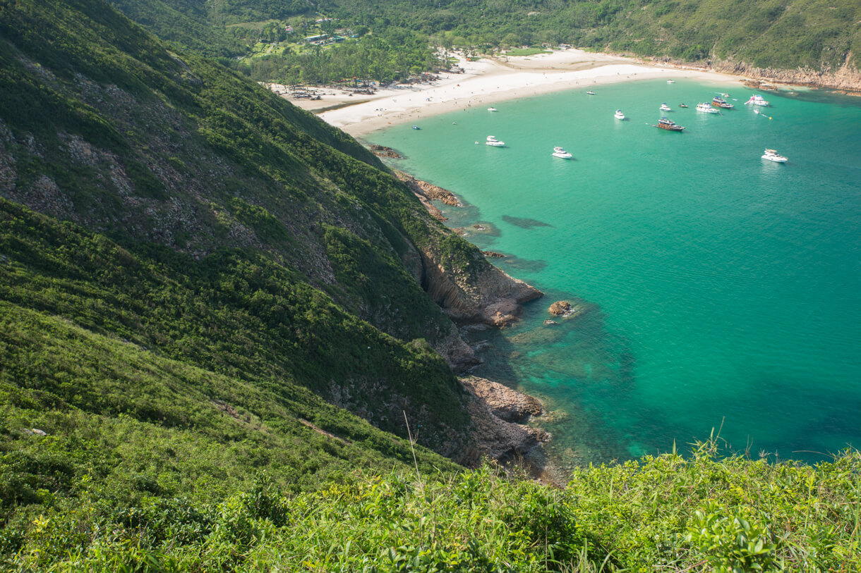 麥理浩徑繞山而過