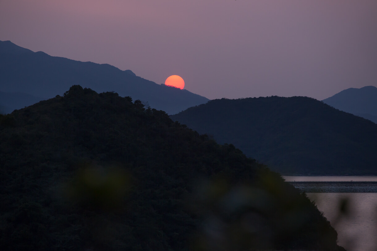 一趟來去，太陽西沉