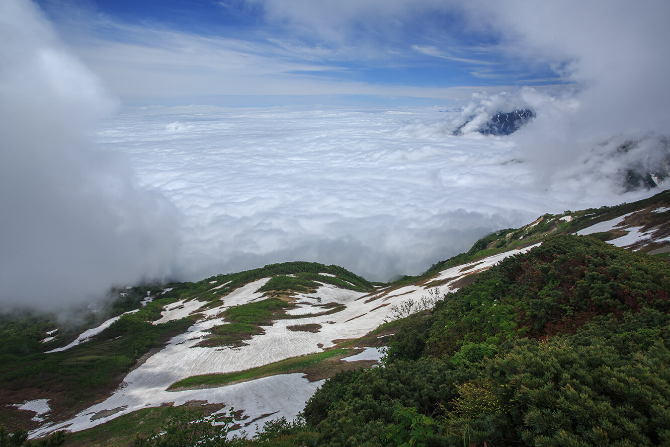 群峰都被淹沒