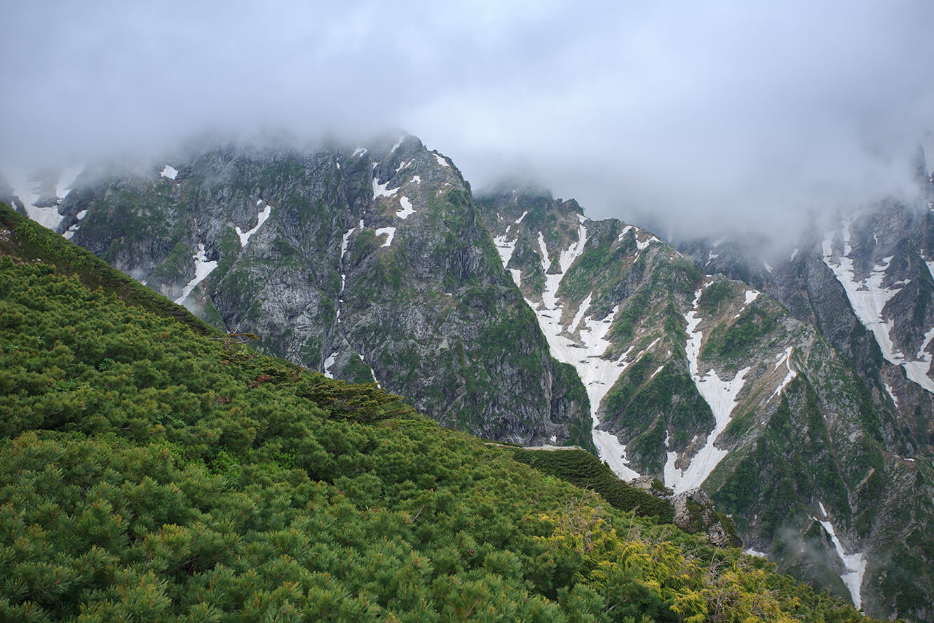 山岳近在咫尺