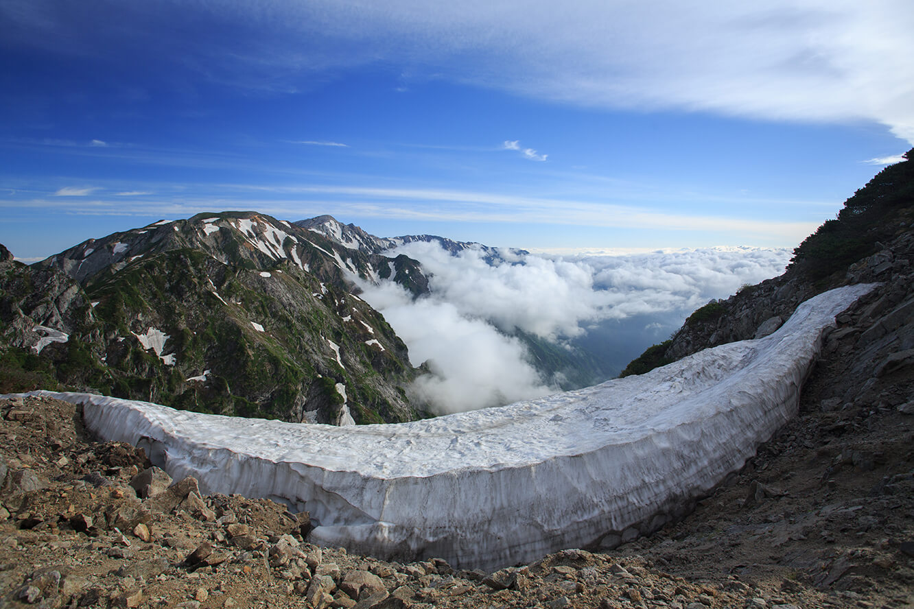 殘雪處處