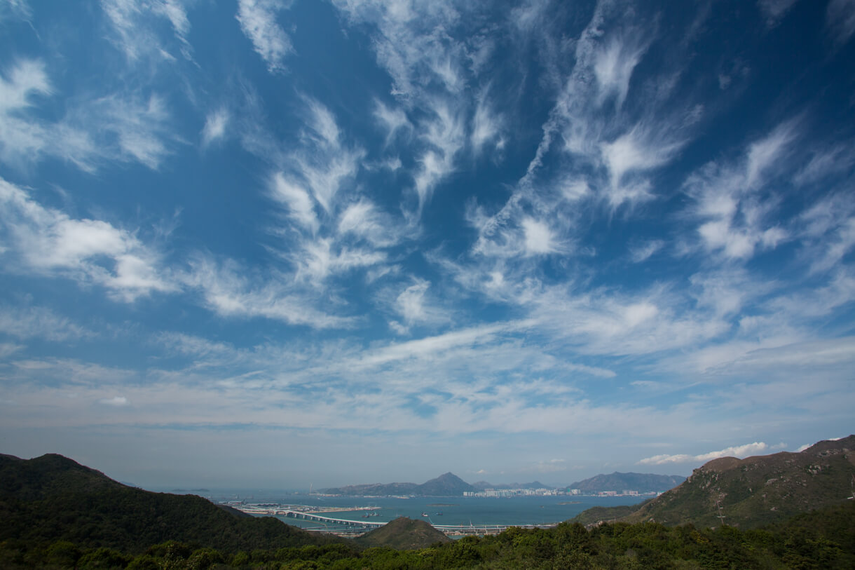 鉤狀卷雲