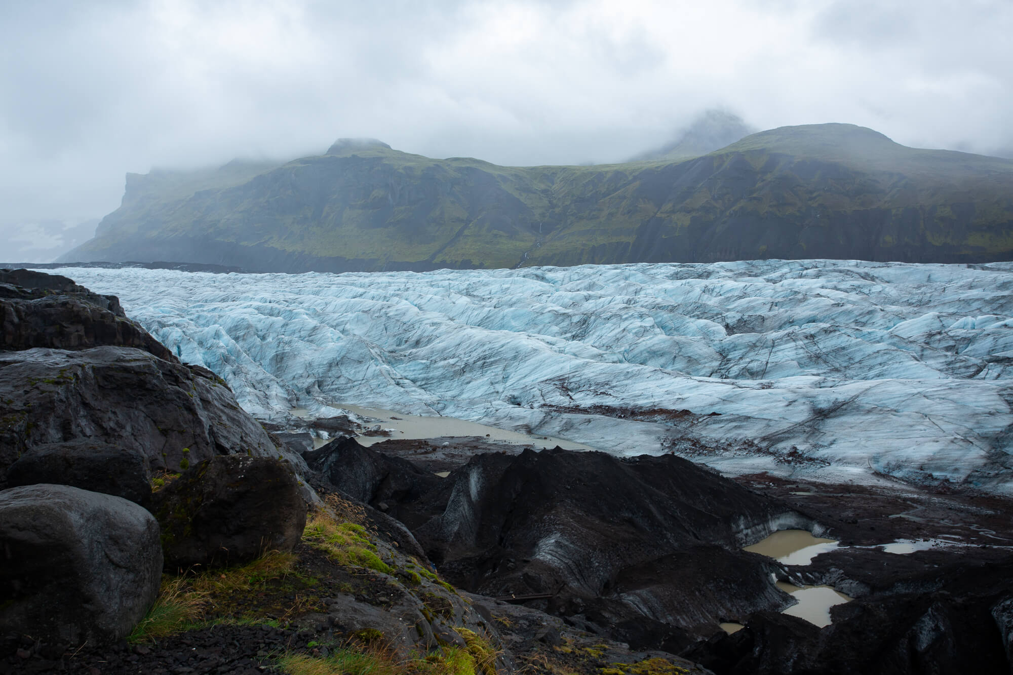 之前開車來過Svínafellsjökull，當時天色陰沉