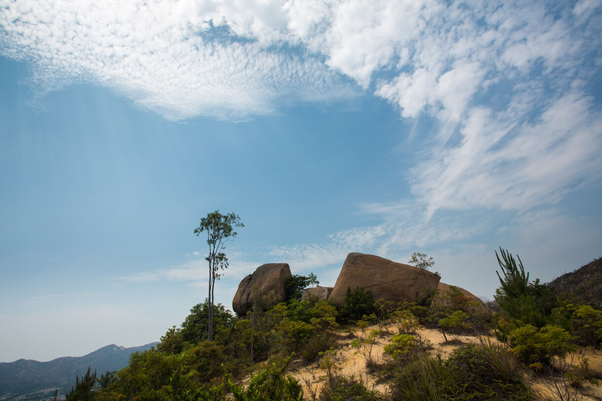 小山崗石景