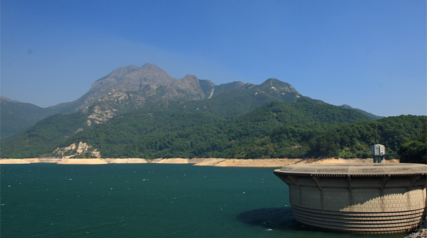 石壁水塘