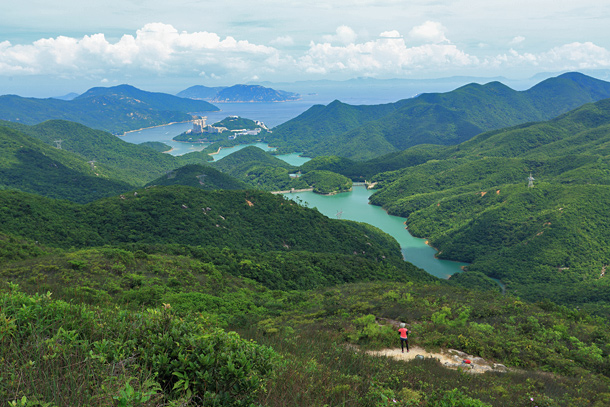 由近而遠，分別是大潭水塘、大潭港、鶴咀及蒲台島