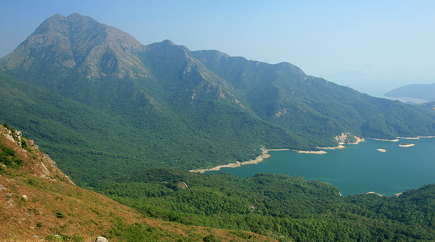 下瞰石壁水塘