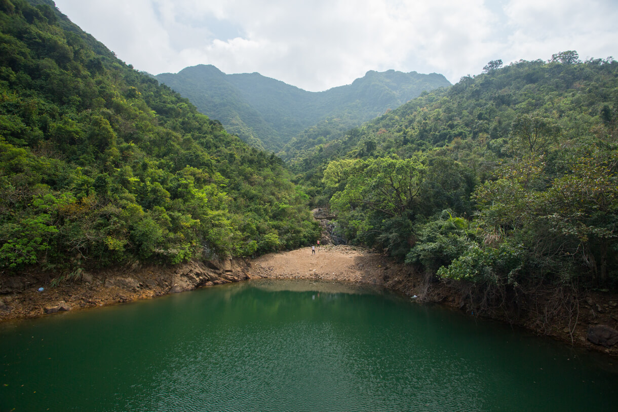 背枕牛押山