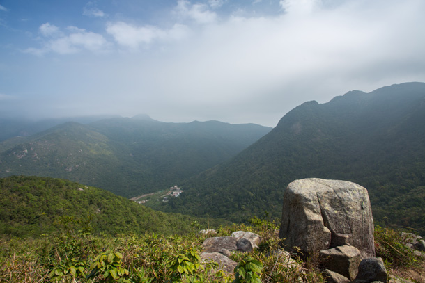 登上女婆山