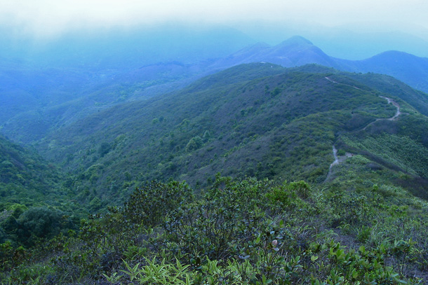 從東南坡下山