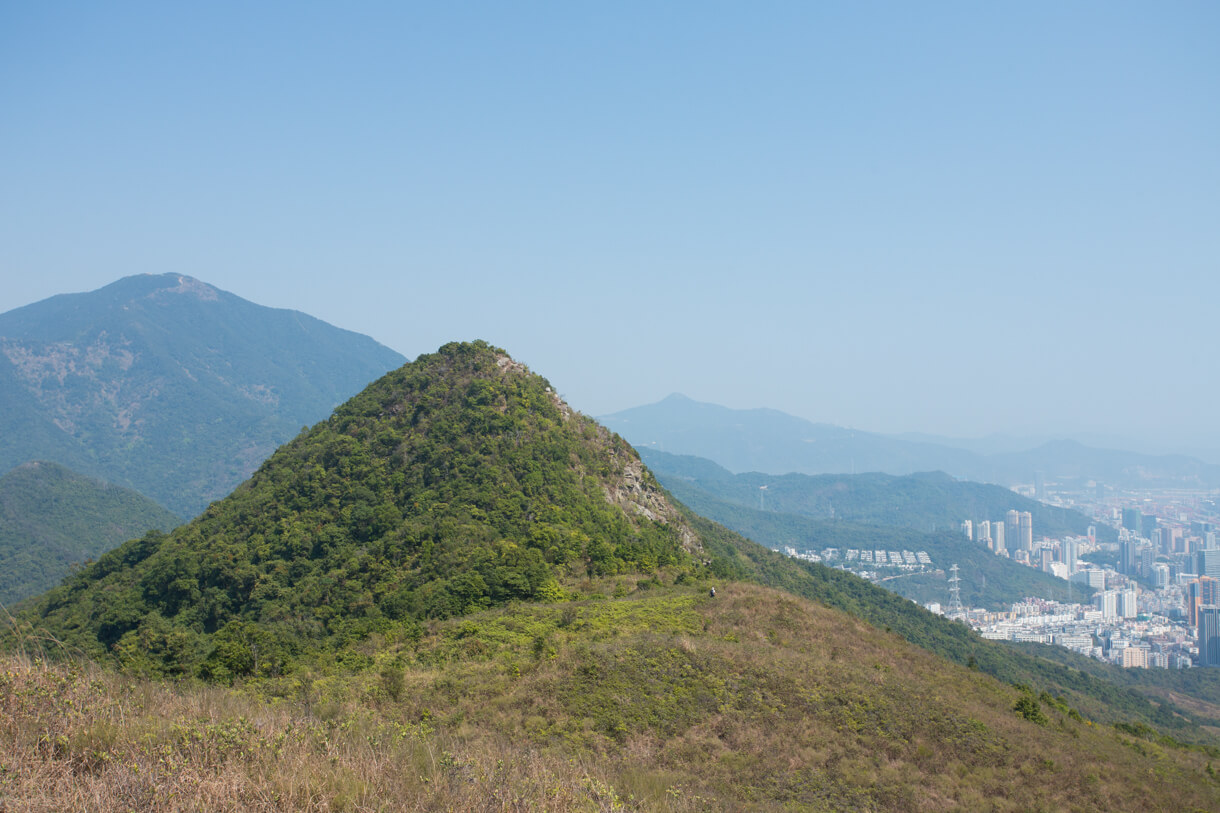 三峒