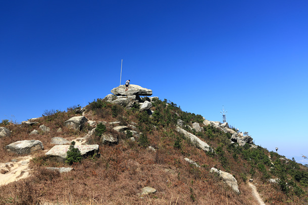 青山上的大岩塊