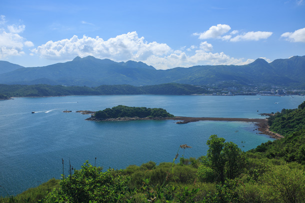 左方小島為橋頭