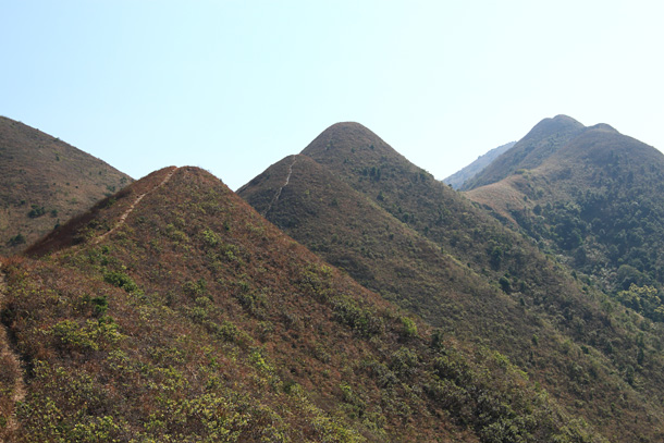 尖銳的小山峰