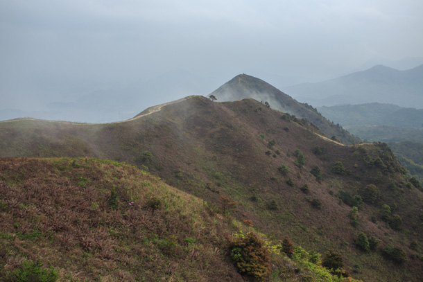 彎曲山